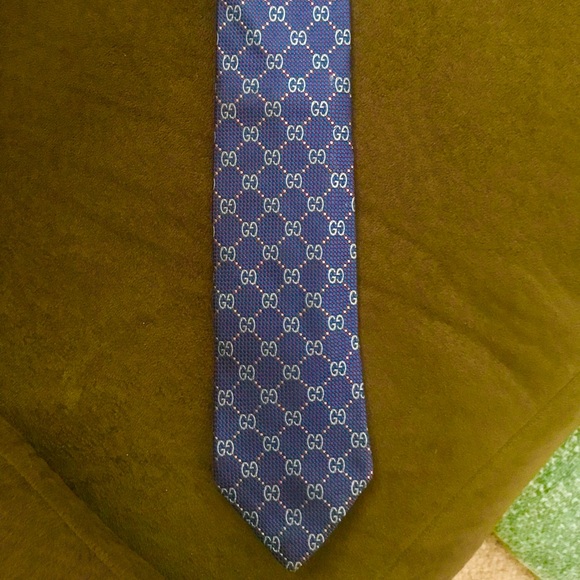 purple gucci tie